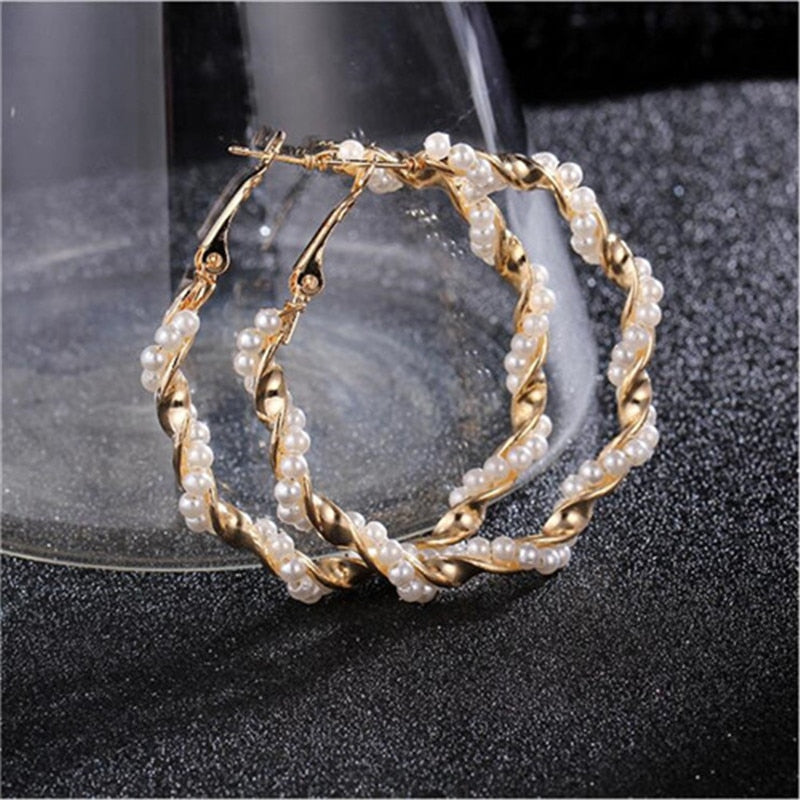 2019 New Pearl Hoop Earrings for Women Exaggerates Oversize Pearl Circle Ear Rings Earrings Fashion Europe Nightclub Jewelry