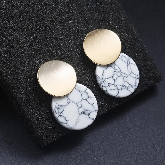 2018 New Fashion Stud Earrings Black White Stone Geometric Earrings Round Triangle Design Punk Ear Jewelry Brincos